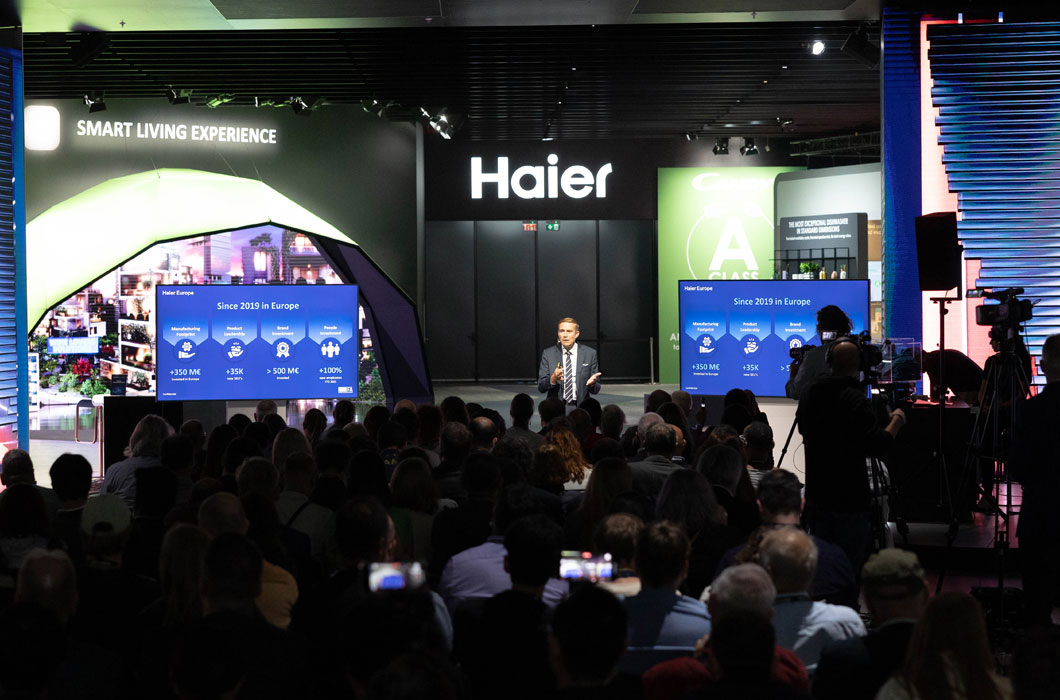 https://www.beyondmag.jp/wp-content/uploads/2023/10/771_IFA23_YANNICK-FIERLING_CEO-HAIER-EUROPE_CONFERENCE.jpg