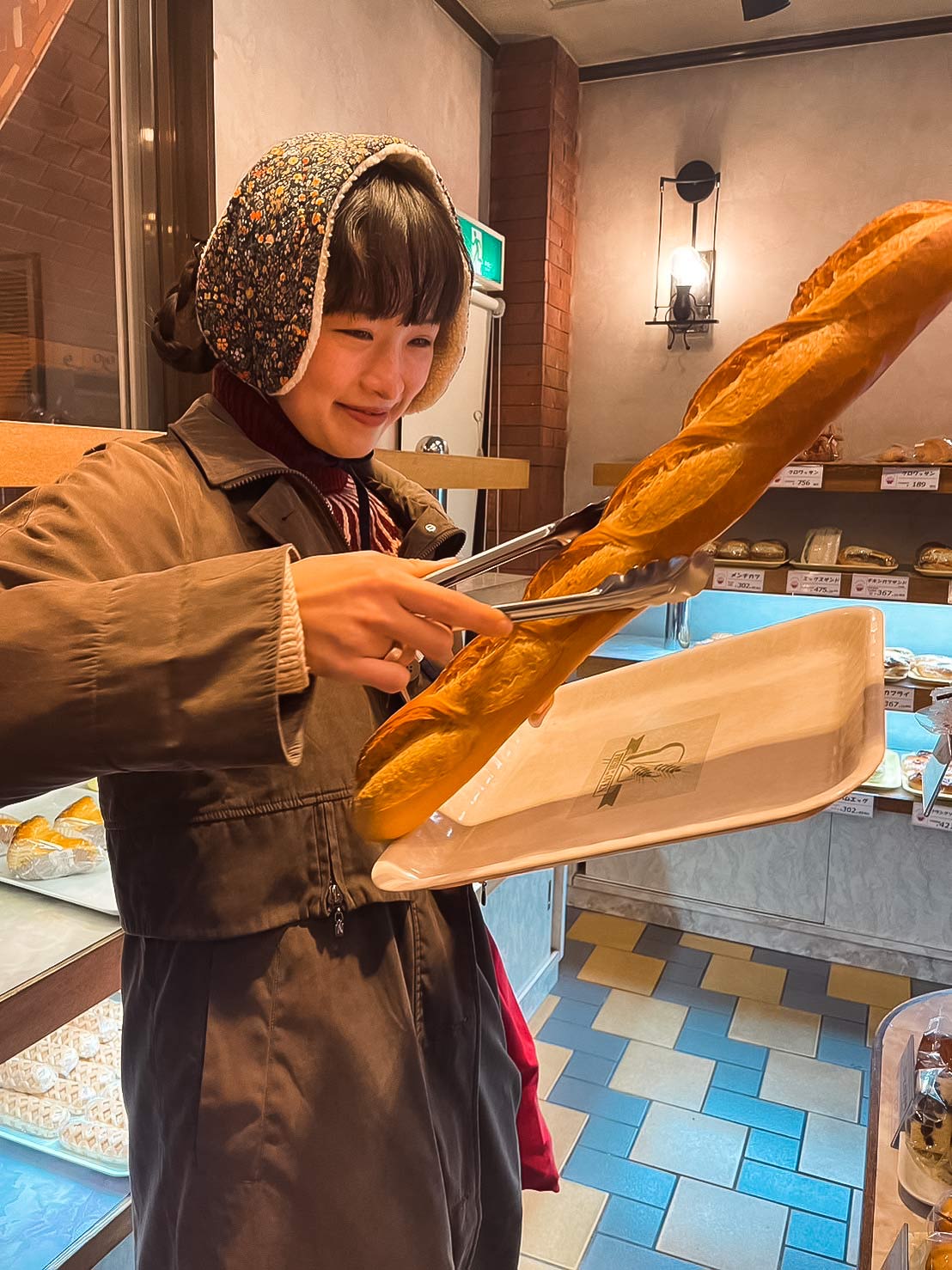 https://www.beyondmag.jp/wp-content/uploads/2024/03/855_焼き立てバンズ.jpg