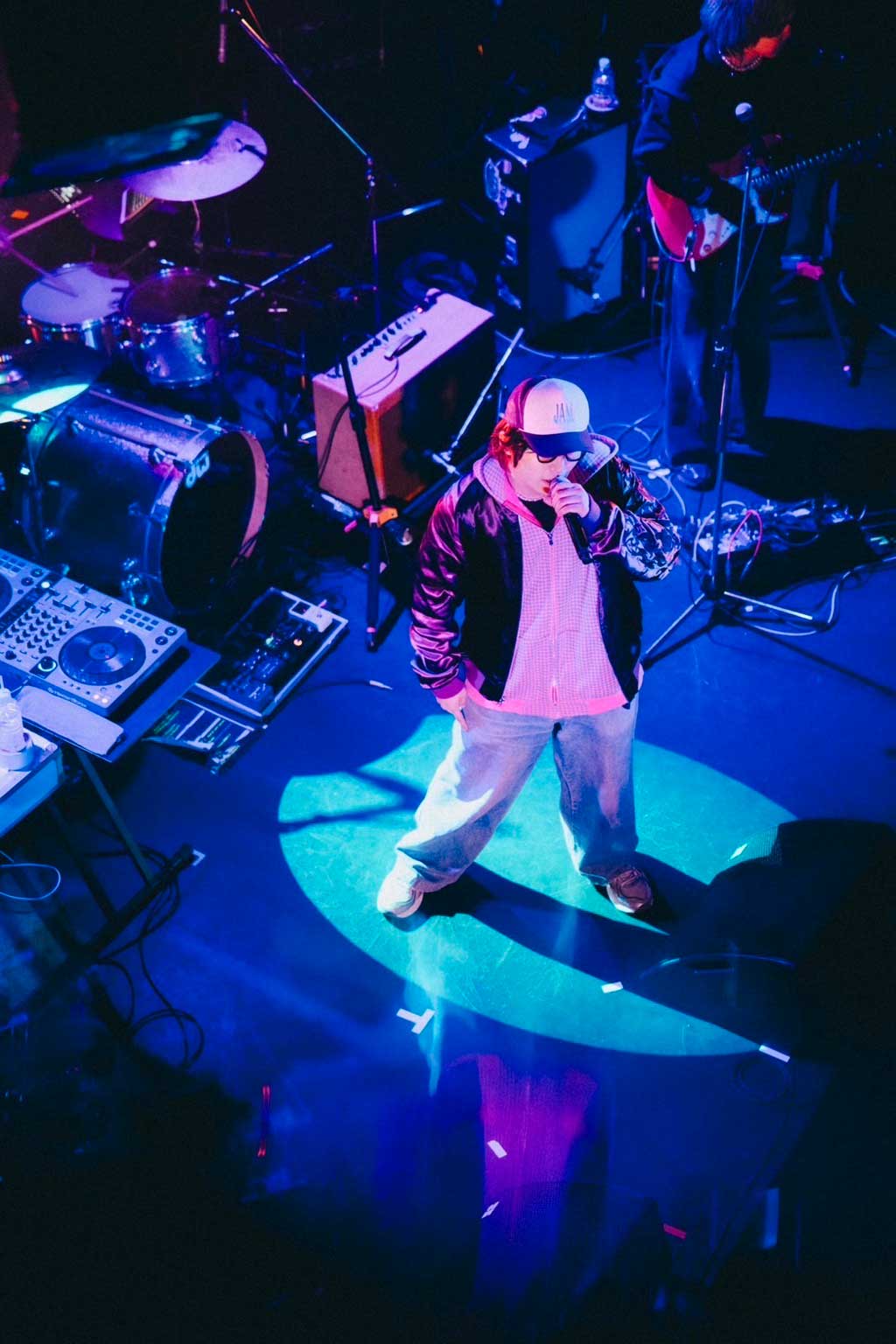 https://www.beyondmag.jp/wp-content/uploads/2024/10/965_ライブ写真.jpg
