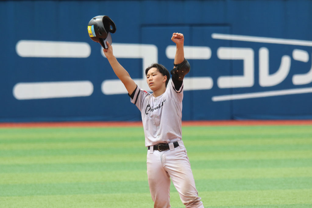 https://www.beyondmag.jp/wp-content/uploads/2025/10/1153_ベイスターズカップ中本牧_タカヒロタイムリー2.jpg