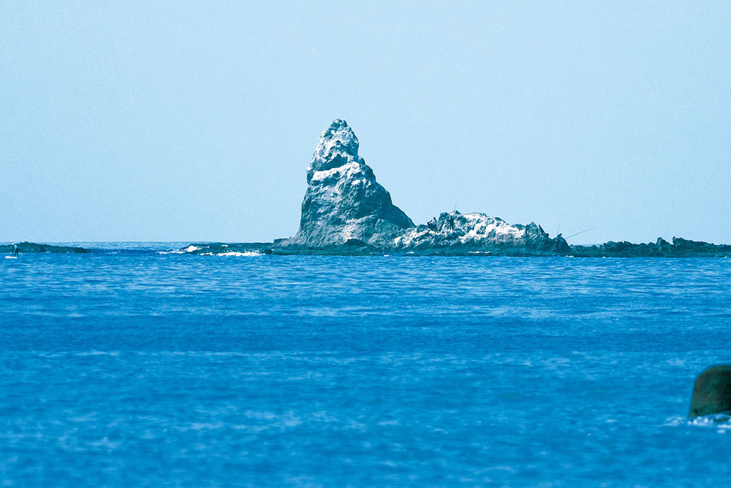 https://www.beyondmag.jp/wp-content/uploads/2025/10/1153_烏帽子岩.jpg